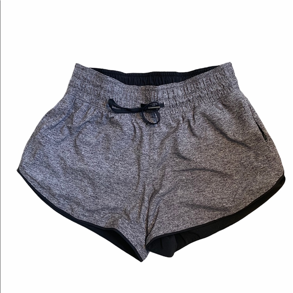 Lululemon choose a side reversible short